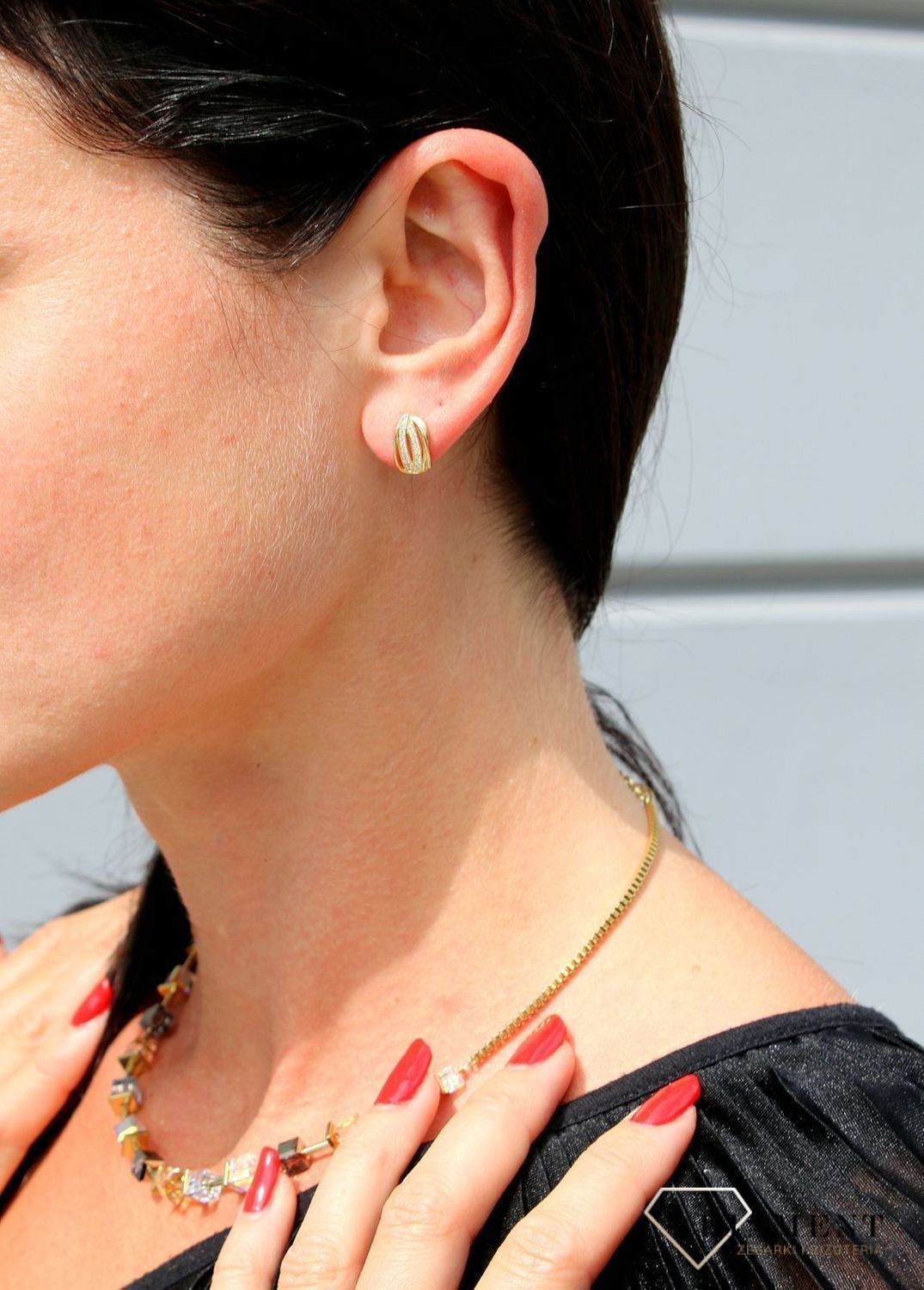 Złote kolczyki 333 ozdobione błyszczącą cyrkonią DIA-KLC-3641-333.jpg