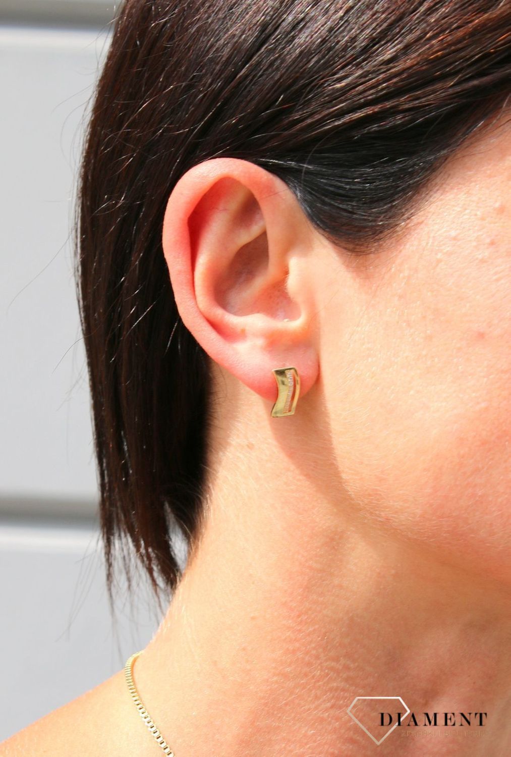 Złote kolczyki 333 faliste blaszki z cyrkonią DIA-KLC-3645-333.jpg