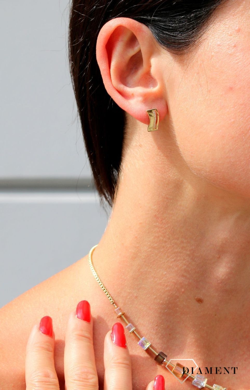 Złote kolczyki 333 faliste blaszki z cyrkonią DIA-KLC-3645-333.jpg