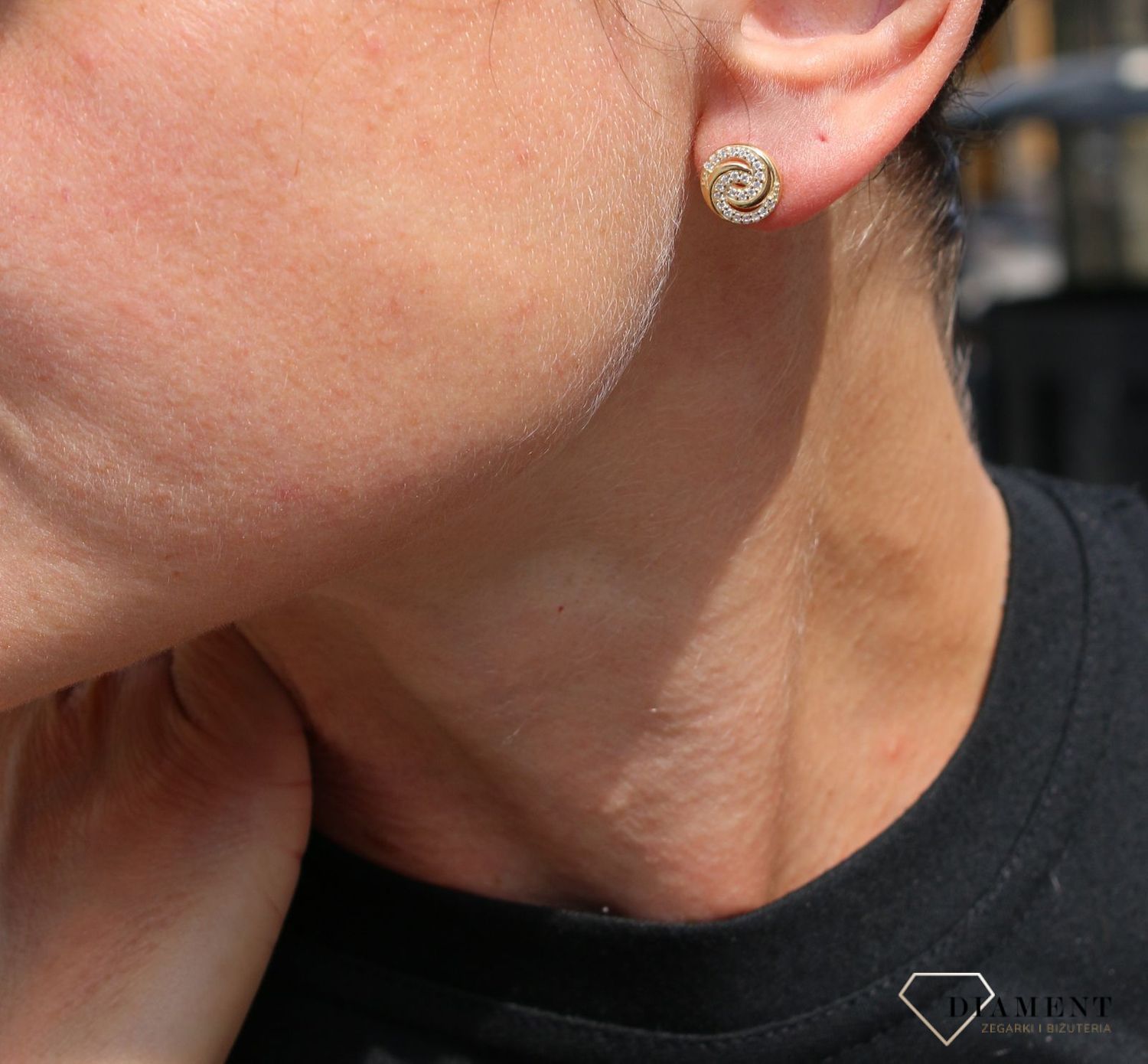 Złote kolczyki 333 Zakręcone cyrkonie DIA-KLC-3650-333.jpg