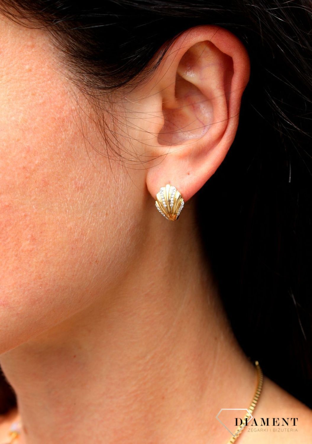 Złote kolczyki 375 Muszelki z cyrkonią DIA-KLC-3657-375.jpg