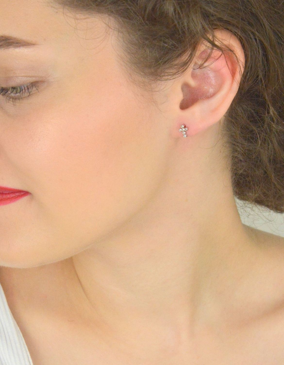 Srebrne kolczyki krzyżyki z cyrkonią – srebro 925, styl młodzieżowy.jpg