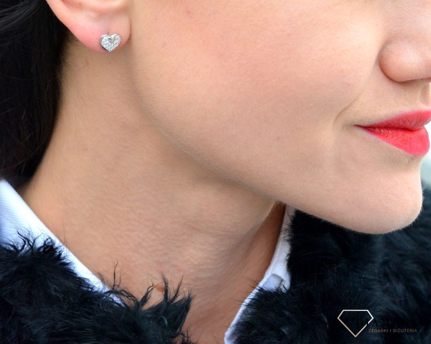 Srebrne kolczyki przy uchu serce w cyrkoniach DIA-KLC-3802-925.png