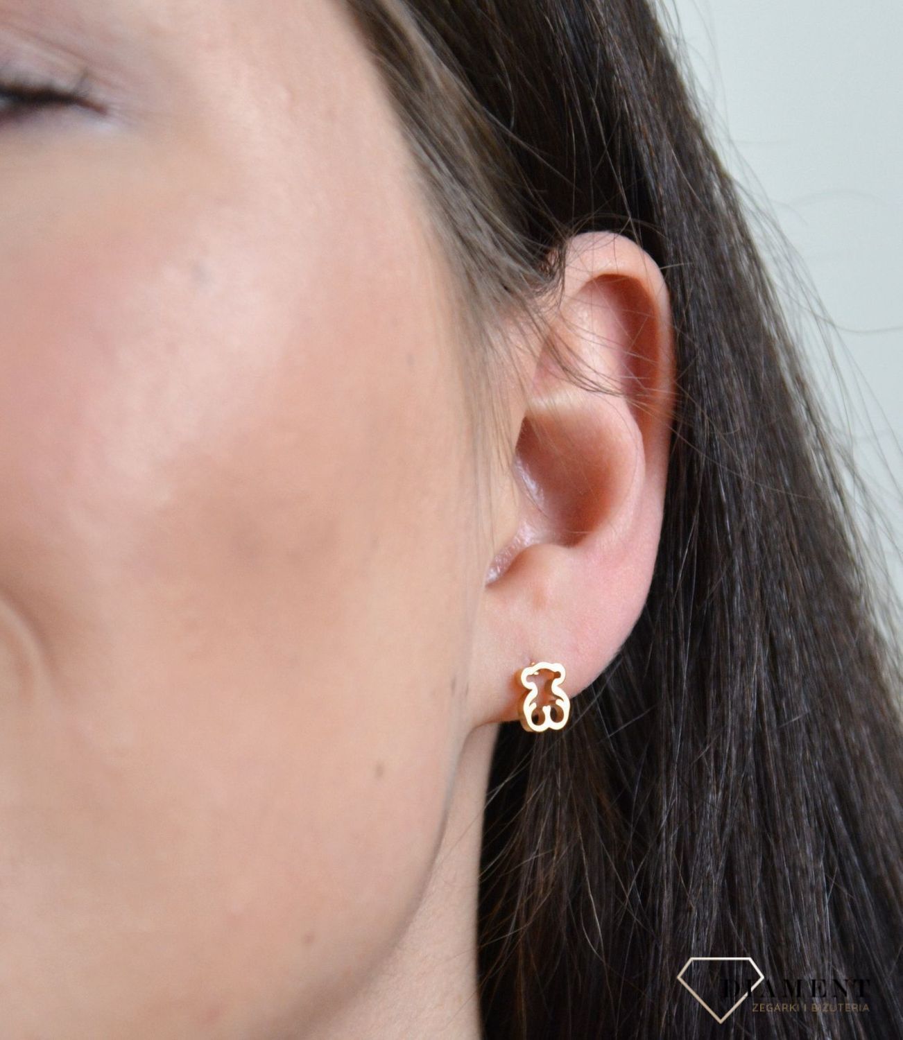 Kolczyki przy uchu 'Złote Misie' DIA-KLC-3855-STAL to drobne koczyki z misiem w kolorze złota..jpg