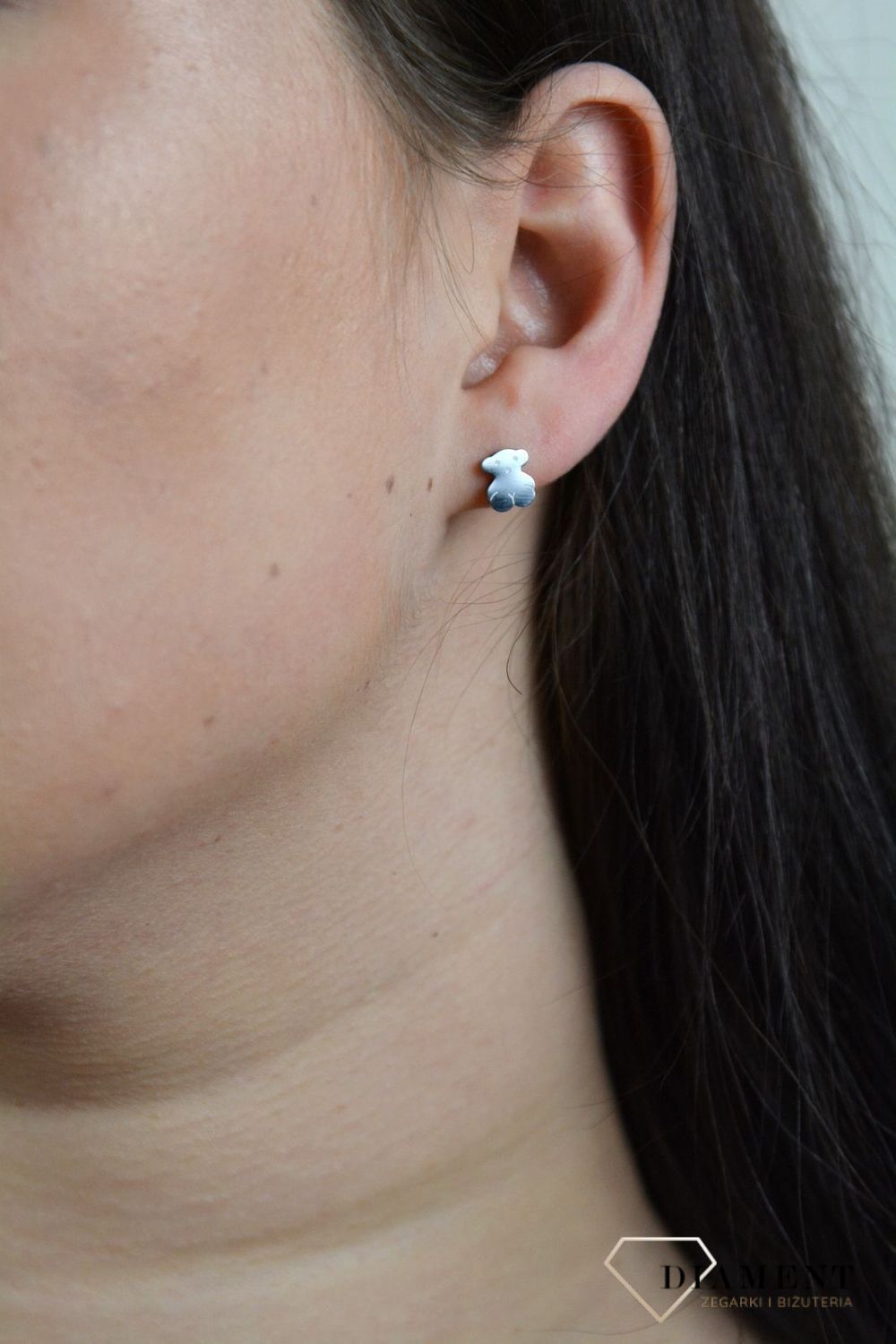 Małe kolczyki przy uchu zapinane na sztyft ze stali chirurgicznej. DIA-KLC-3859-STAL.jpg