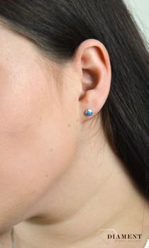 Srebrne kolczyki opal w srebrnej oprawie DIA-KLC-3912-925. Srebrne kolczyki ozdobione opalem w srebrnej oprawie na sztyft (1).JPG