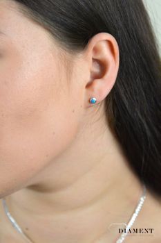 Srebrne kolczyki opal w srebrnej oprawie DIA-KLC-3912-925. Srebrne kolczyki ozdobione opalem w srebrnej oprawie na sztyft (3).JPG