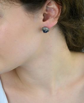Owalne kolczyki srebrne 925 z markazytami i granatowymi cyrkoniami. Zapięcie na sztyft, waga 5,27 g, rozmiar 1,4 × 1,3 cm. Elegancja vintage z nutą koloru (2).JPG