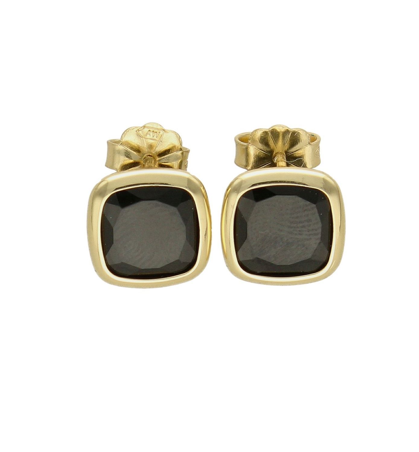 Pozłacane kolczyki ''Czarne kwadraciki'' 925 DIA-KLC-4180181BLK-925. Kolczyki pozłacane w kształcie kwadratów wypełnione czarną emalią. Kolczyki wykonane z srebra próby 925 w pozłoceniu żółtego złota. Biżuteria z dodatkiem.jpg