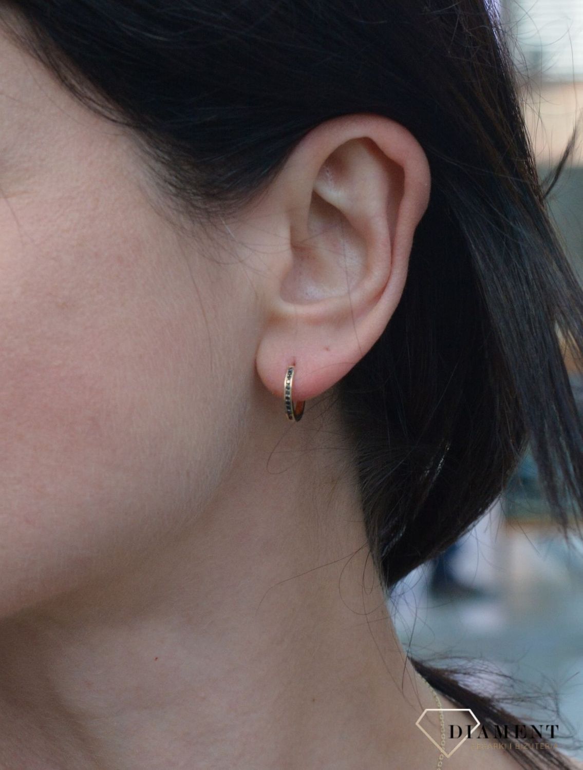 Złote kolczyki koła z czarną cyrkonią DIA-KLC-4209-585.jpg