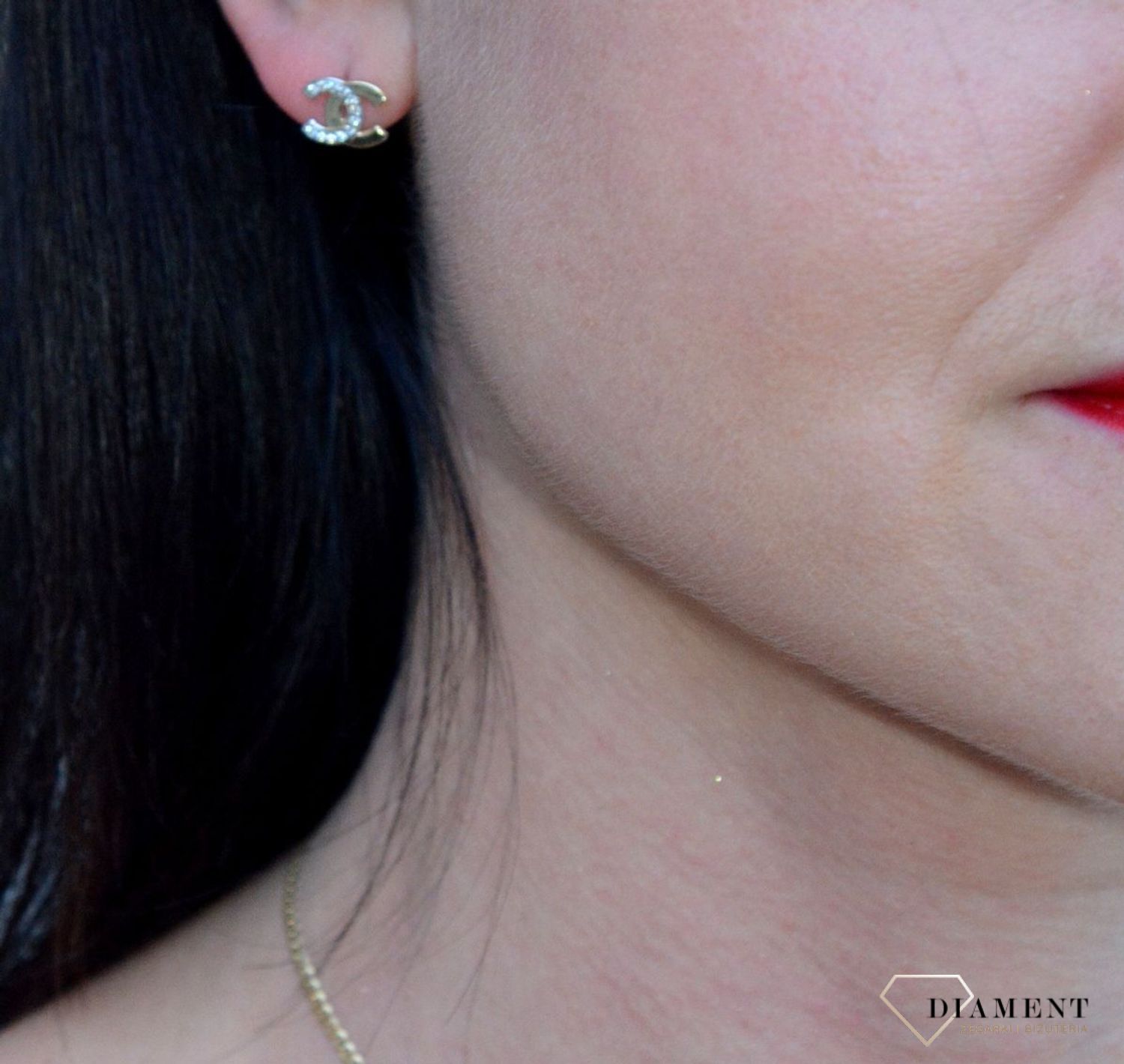 Złote kolczyki 585 na sztyft modny wzór 'Chanelki' z cyrkonią DIA-KLC-4210-585.jpg