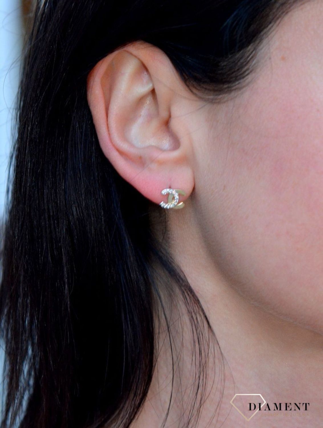 Złote kolczyki 585 na sztyft modny wzór 'Chanelki' z cyrkonią DIA-KLC-4210-585.jpg