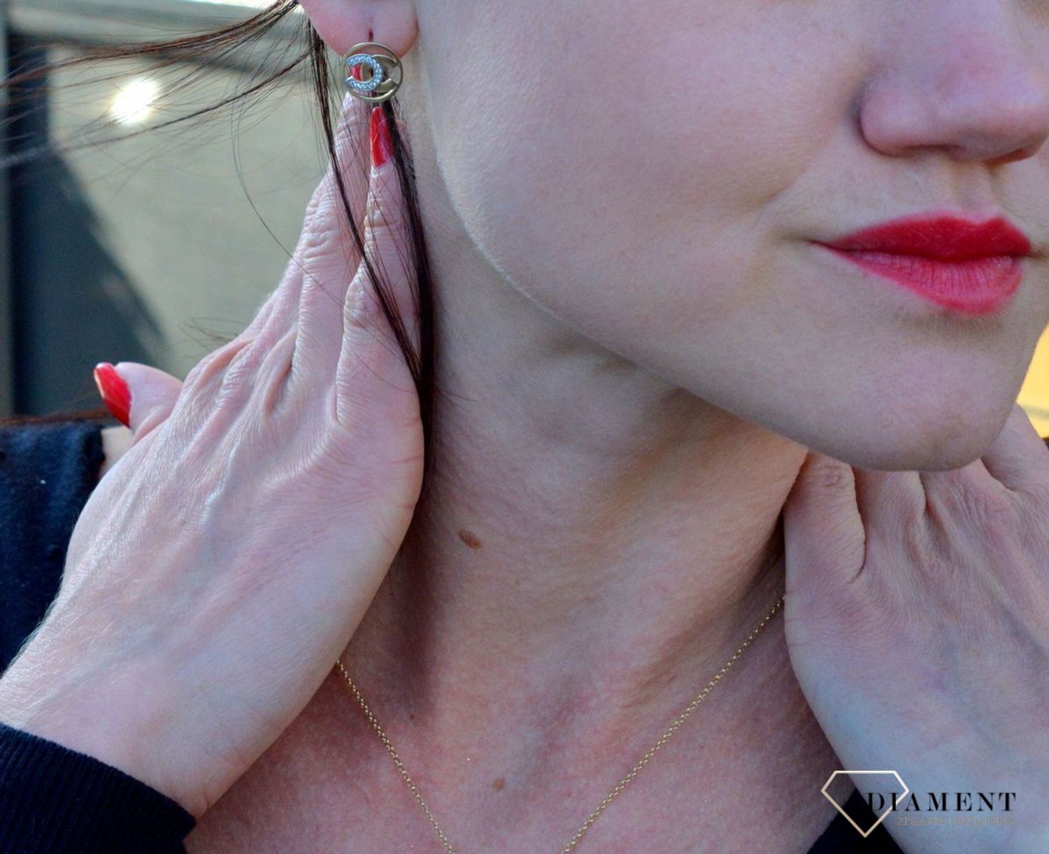 Złote kolczyki na sztyft modny wzór okrągłe 'Chanelki' z cyrkonią DIA-KLC-4211-585.jpg