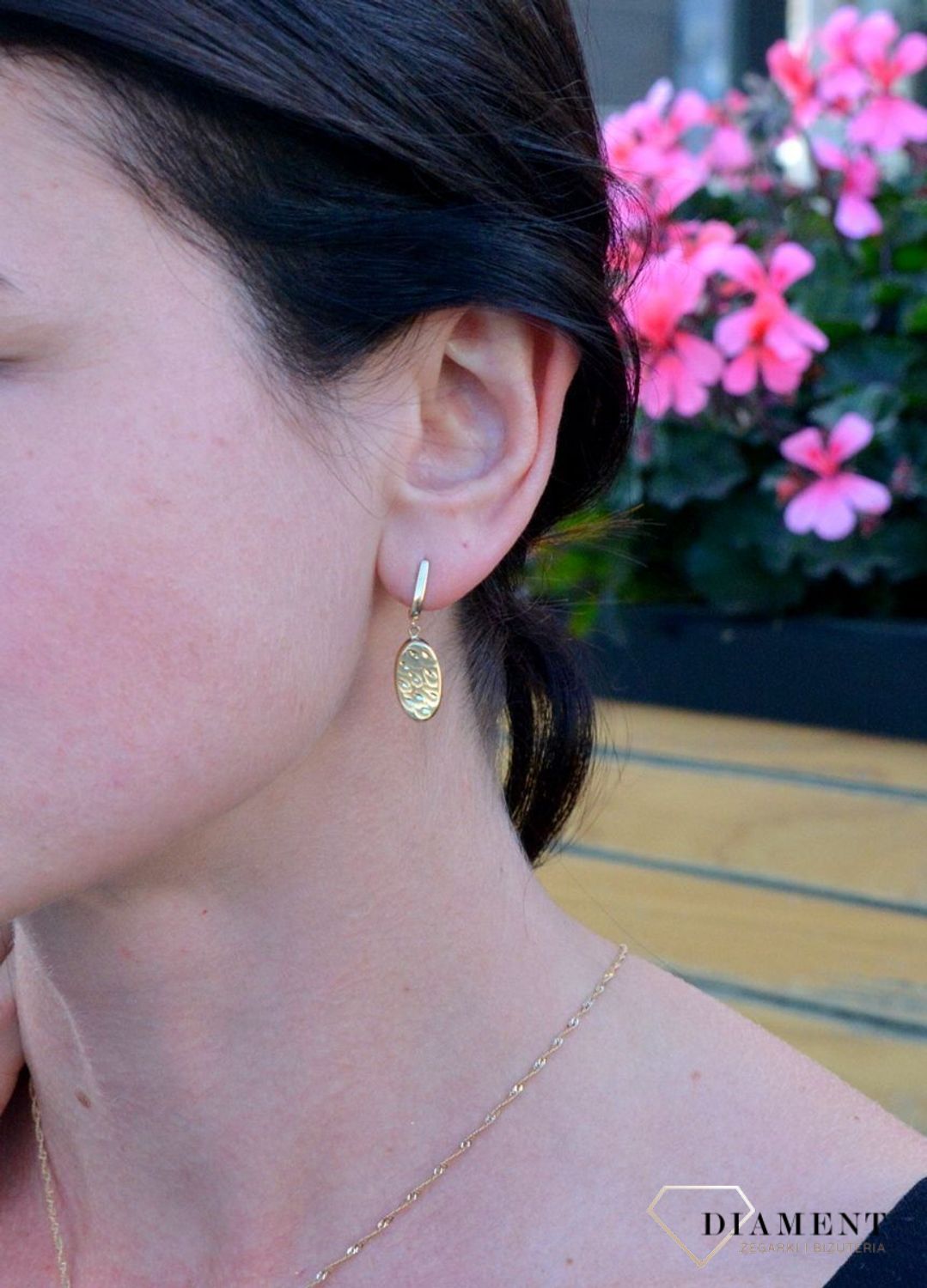 Złote kolczyki wiszące z grawerowaną blaszką DIA-KLC-4213-585.jpg