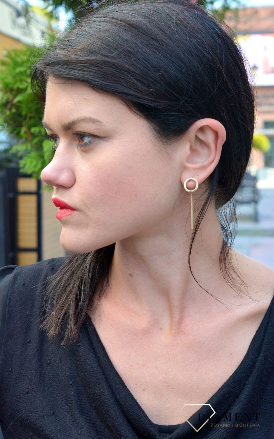 Złote kolczyki 585 kółko z patyczkiem DIA-KLC-4262-585. Nowoczesne kolczyki w kształcie kółka z patyczkiem o gładkiej powierzchni to idealny wybór na prezent..jpg