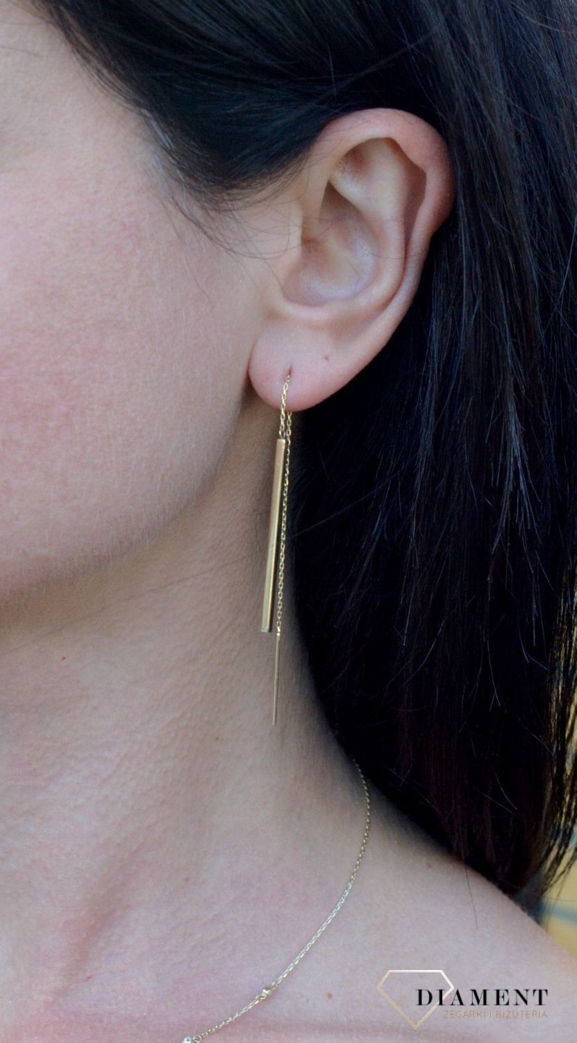 Złote kolczyki przeciągane z prostym patyczkiem DIA-KLC-4263-585. Złote kolczyki 585 przeciągane z prostym patyczkiem o gładkiej powierzchni.jpg