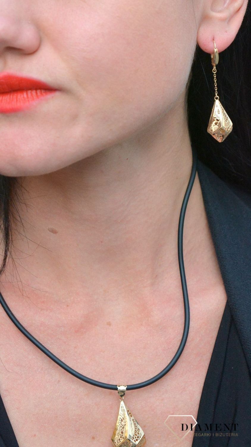 Złote kolczyki ażurowe, geometryczne zawieszki na łańcuszku DIA-KLC-4293-585.jpg