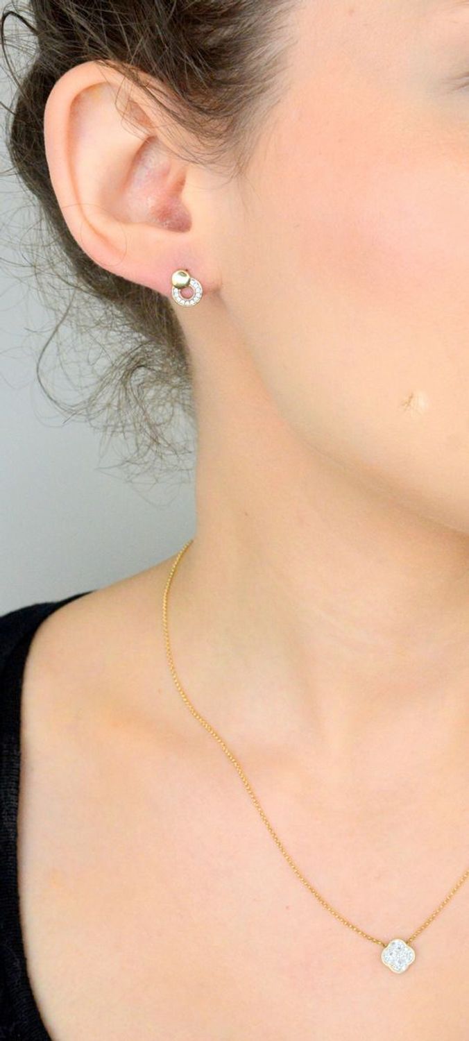 Kolczyki złote 585 kółeczka z cyrkoniami DIA-KLC-4324-585 Kolczyki złote 585 kółeczka z cyrkoniami DIA-KLC-4324-585. Kolczyki ozdobione delikatnym elementem. 1.jpg