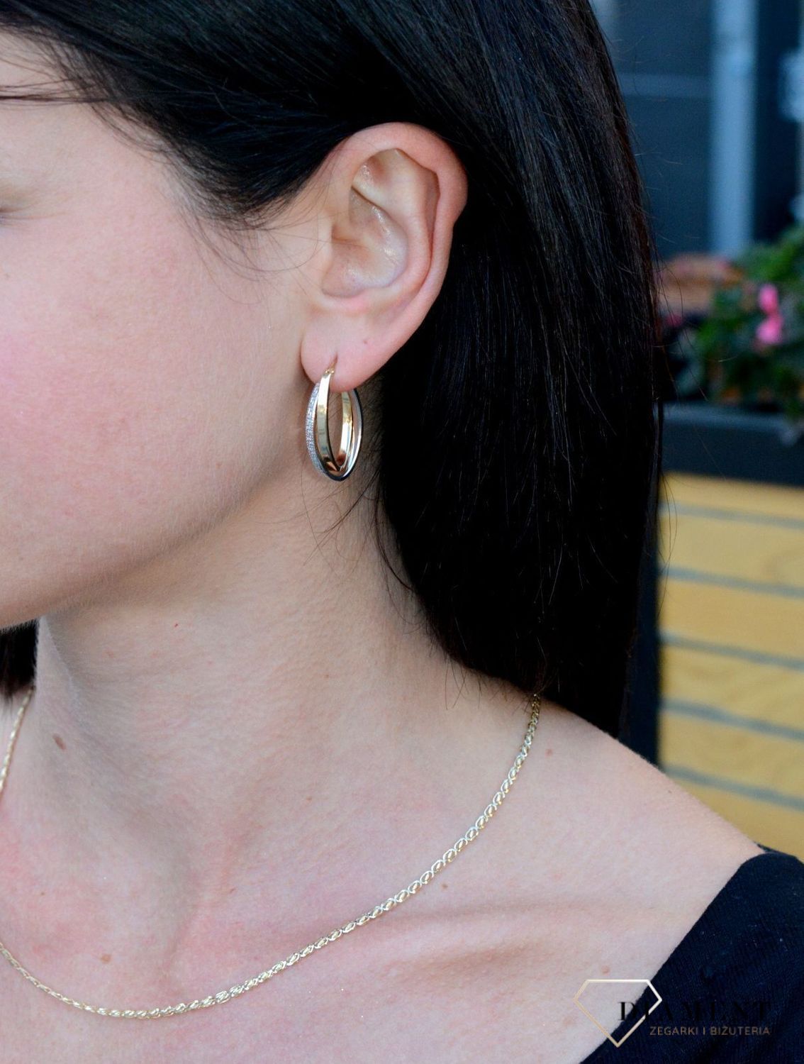 Złote kolczyki z dodatkiem białego złota i grawerowaną drogą grecką DIA-KLC-4383-585.jpg