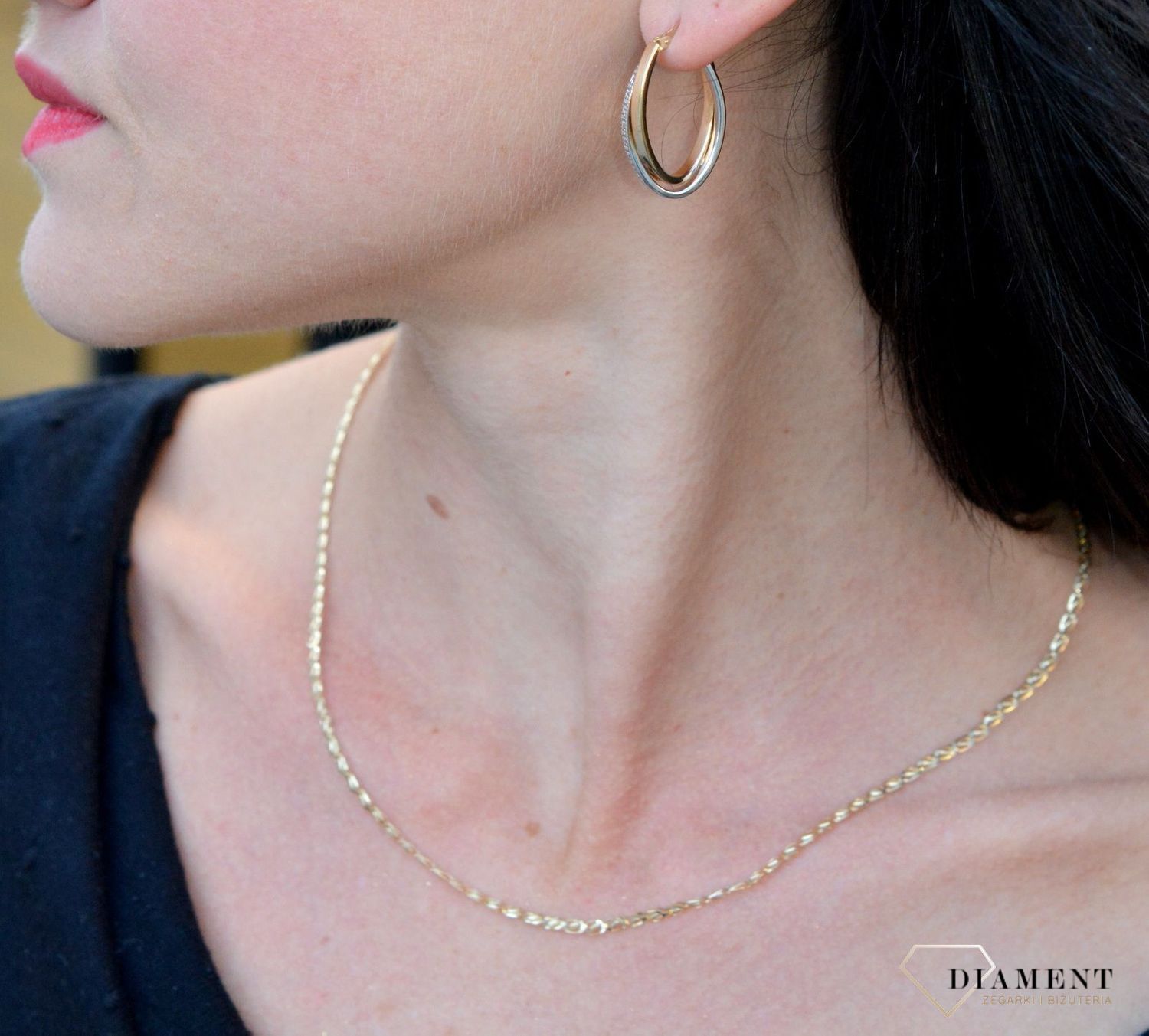 Złote kolczyki z dodatkiem białego złota i grawerowaną drogą grecką DIA-KLC-4383-585.jpg