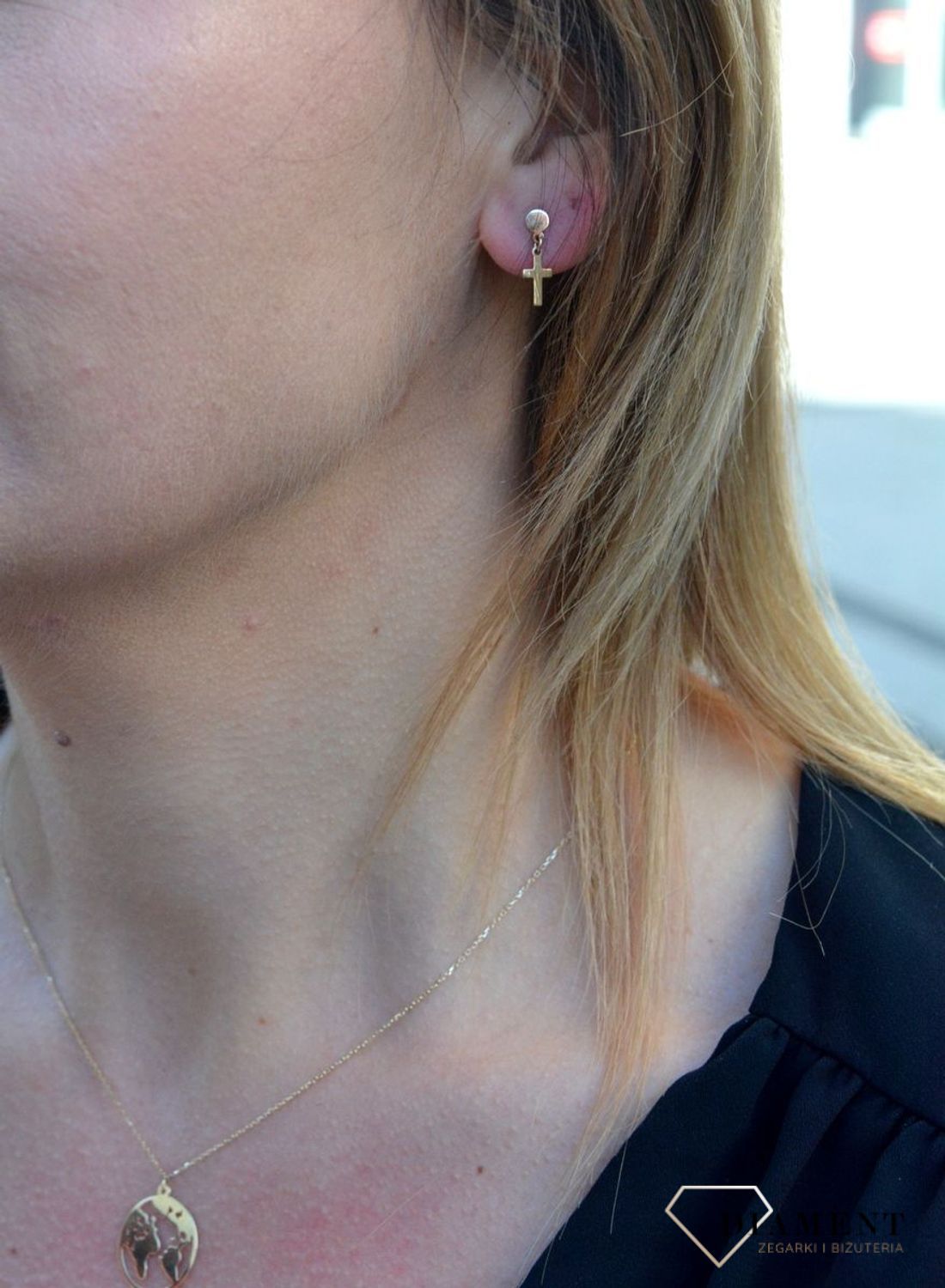 Złote kolczyki wiszące kółko z krzyżykiem DIA-KLC-4405-585.jpg