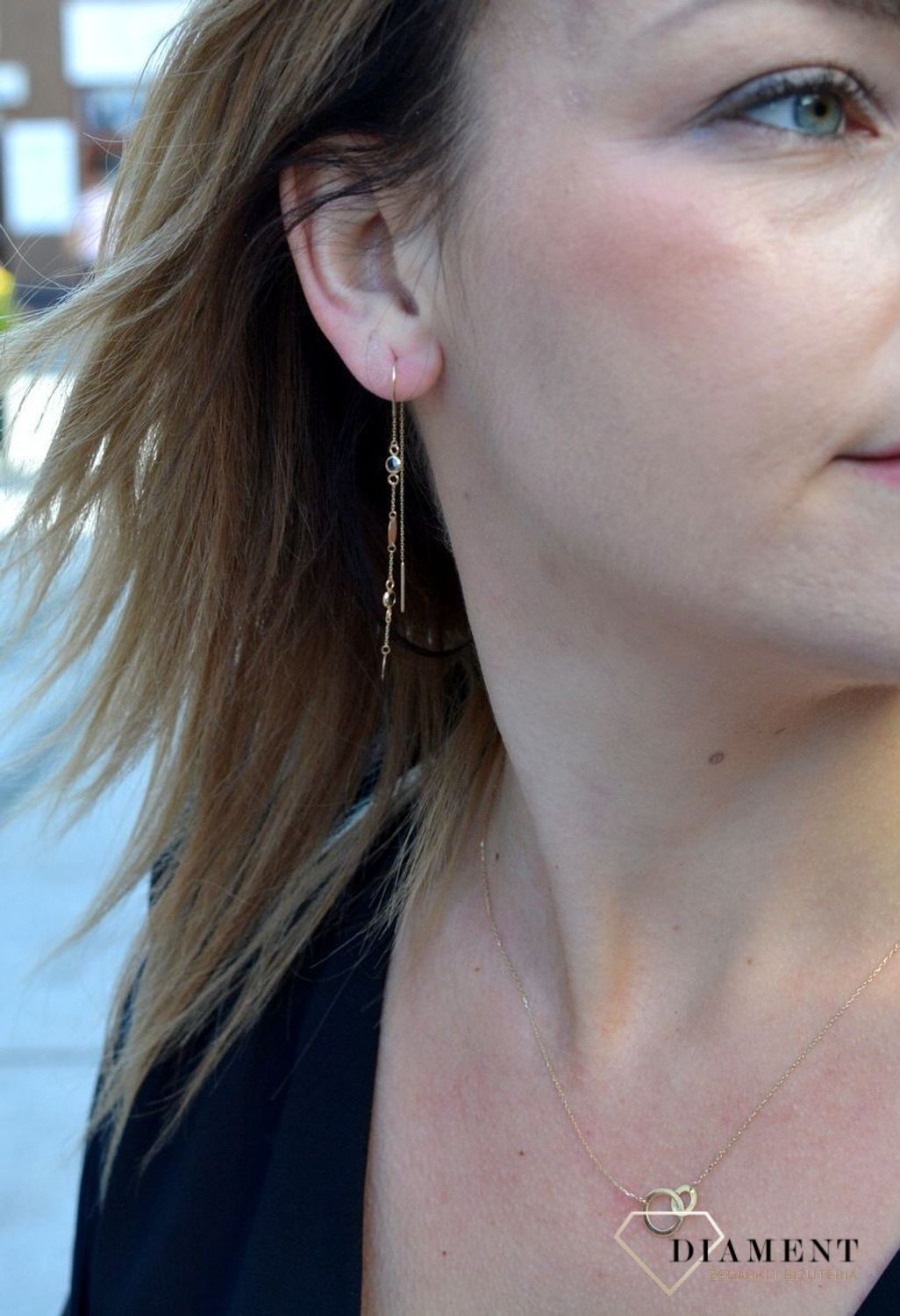 Złote kolczyki przeciągane z okrągłymi blaszkami i czarną cyrkonią DIA-KLC-4420-585.jpg