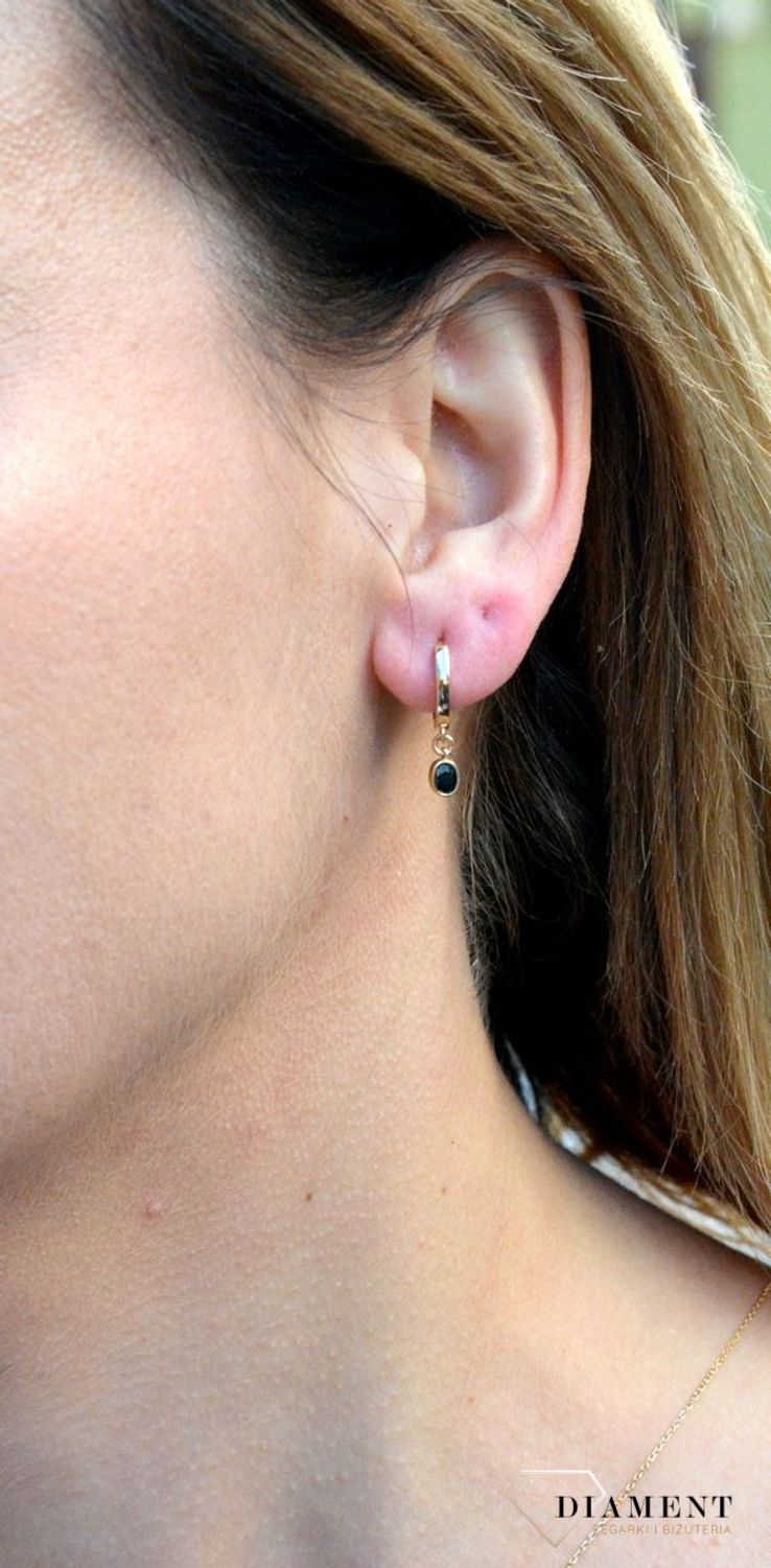 Złote kolczyki kółka z wiszącą czarną cyrkonią DIA-KLC-4421-585.jpg