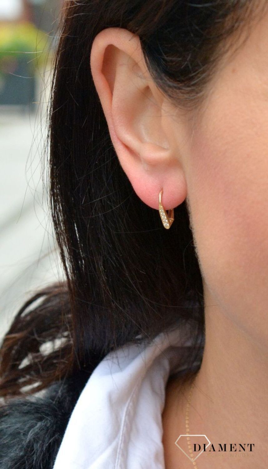 Złote, delikatne kolczyki ozdobione cyrkonią DIA-KLC-4423-585.jpg