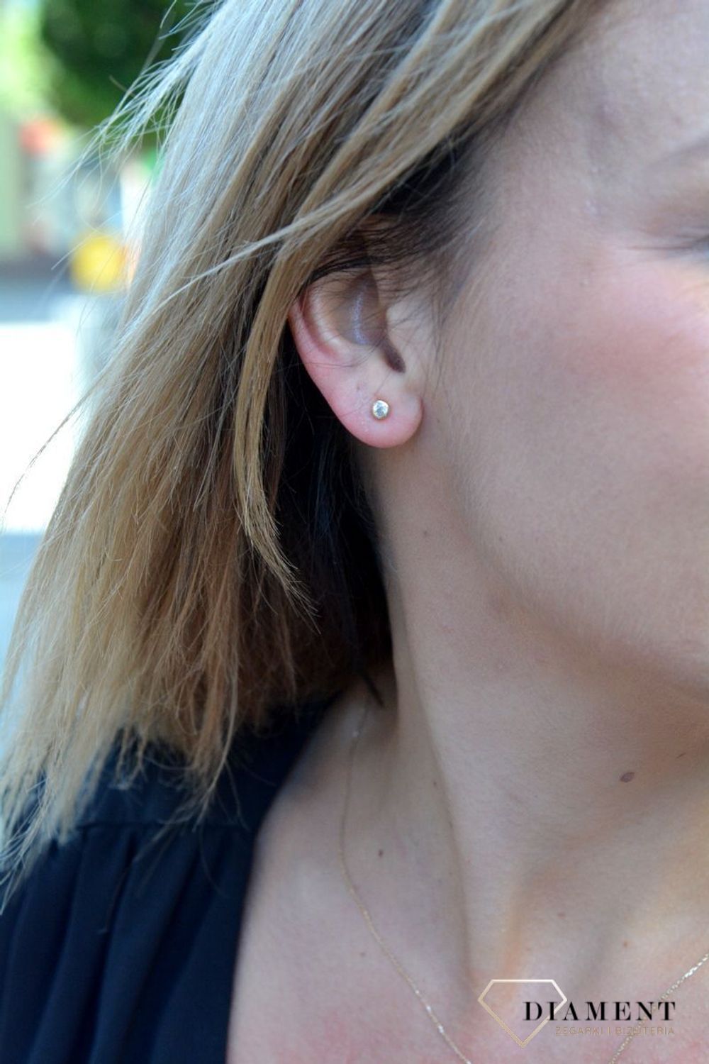 Złote kolczyki przy uchu mała, biała cyrkonia DIA-KLC-4425-585.png