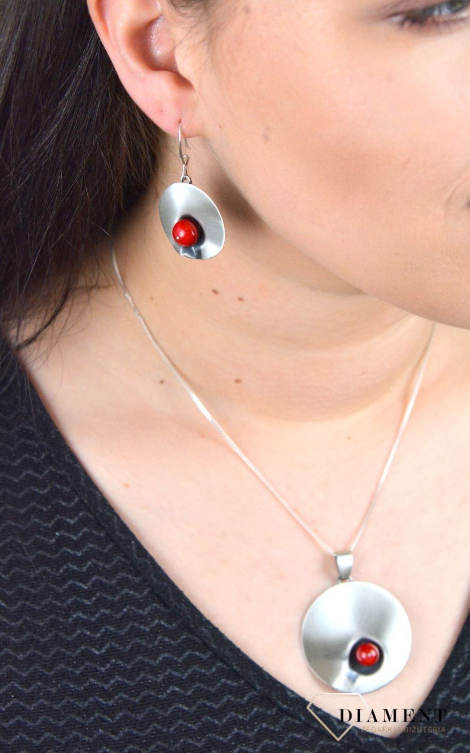 Srebrne kolczyki koła z koralem DIA-KLC-4491-925.jpg