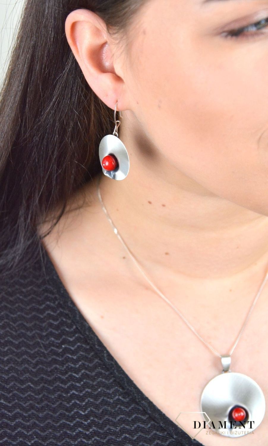 Srebrne kolczyki koła z koralem DIA-KLC-4491-925.jpg