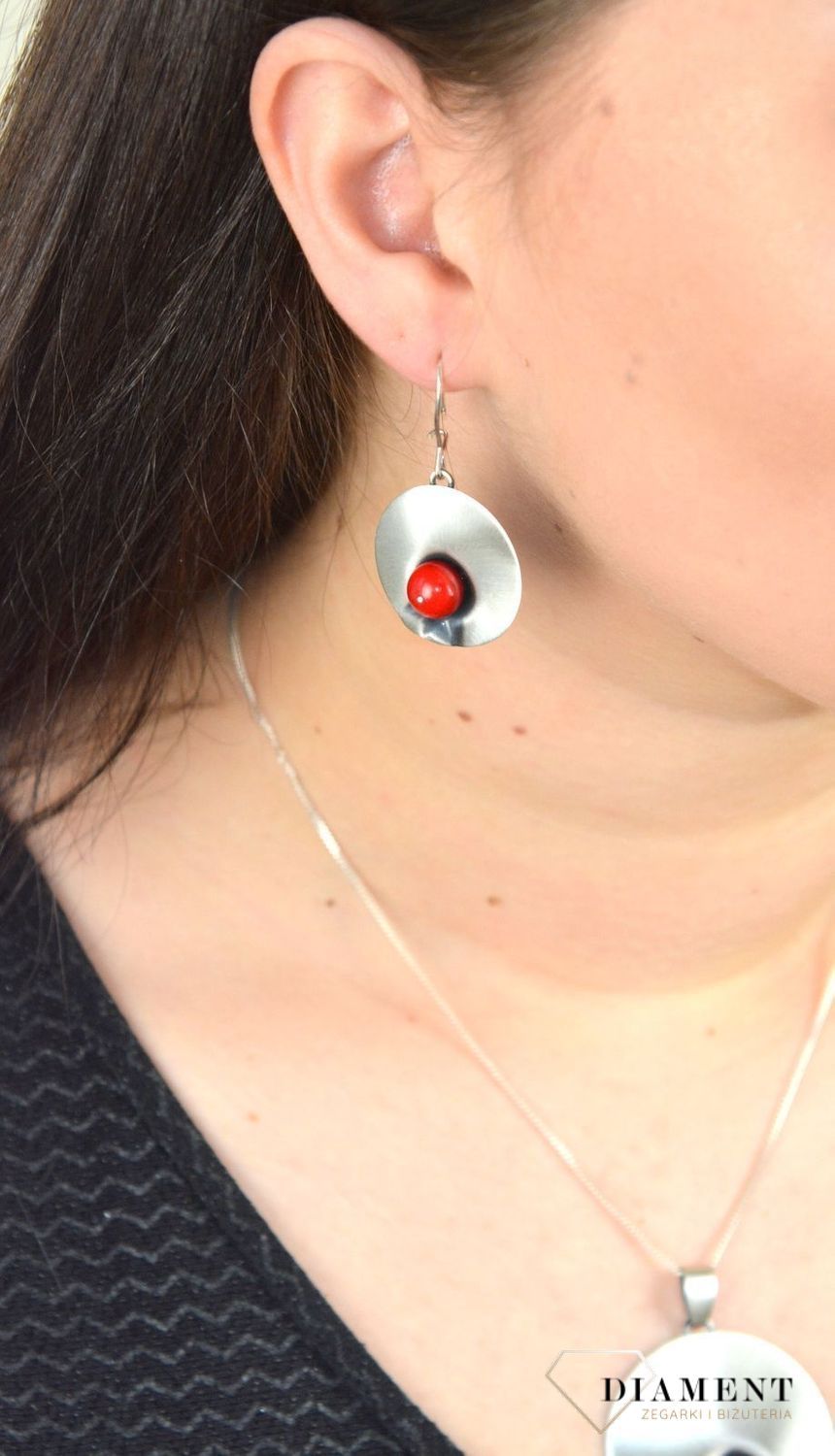 Srebrne kolczyki koła z koralem DIA-KLC-4491-925.jpg