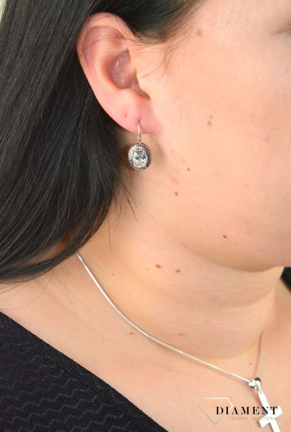 Srebrne oksydowane kolczyki z dużą cyrkonią i drogą grecką 925 DIA-KLC-4657-925.jpg