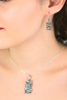 srebrne kolczyki oksydowane prostokąty 925 DIA-KLC-4667-925 (4).jpg