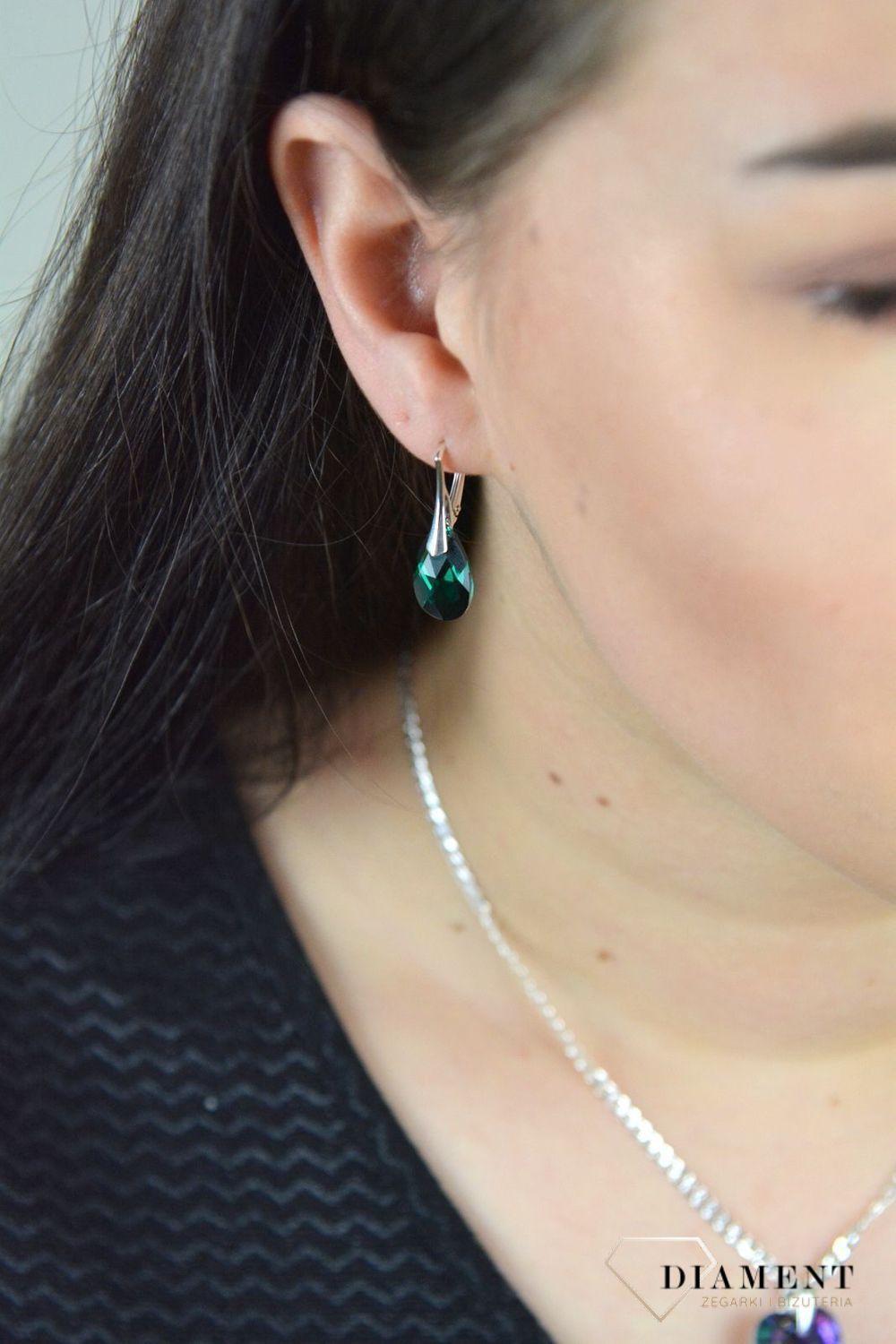 Srebrne kolczyki wiszące Swarovski w odcieniu butelkowej zieleni DIA-KLC-4680-925.jpg