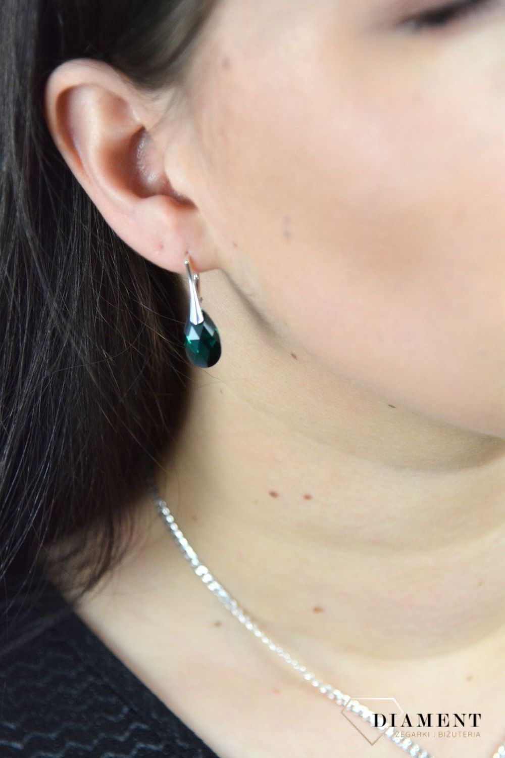 Srebrne kolczyki wiszące Swarovski w odcieniu butelkowej zieleni DIA-KLC-4680-925.jpg