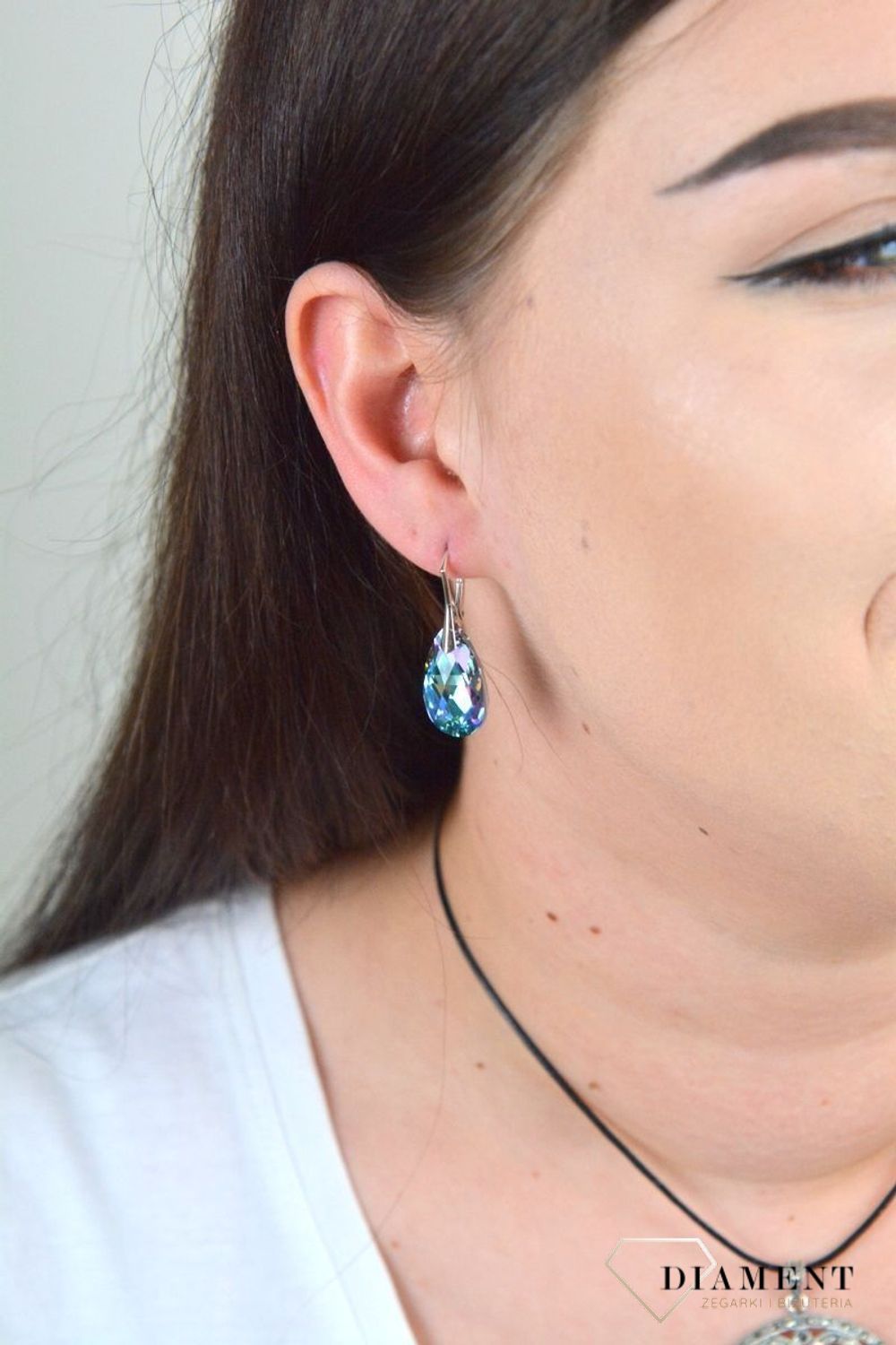 Kolczyki wiszące z kryształem Swarovski 'Zieleń opalizująca fioletem' DIA-KLC-4683-925.jpg