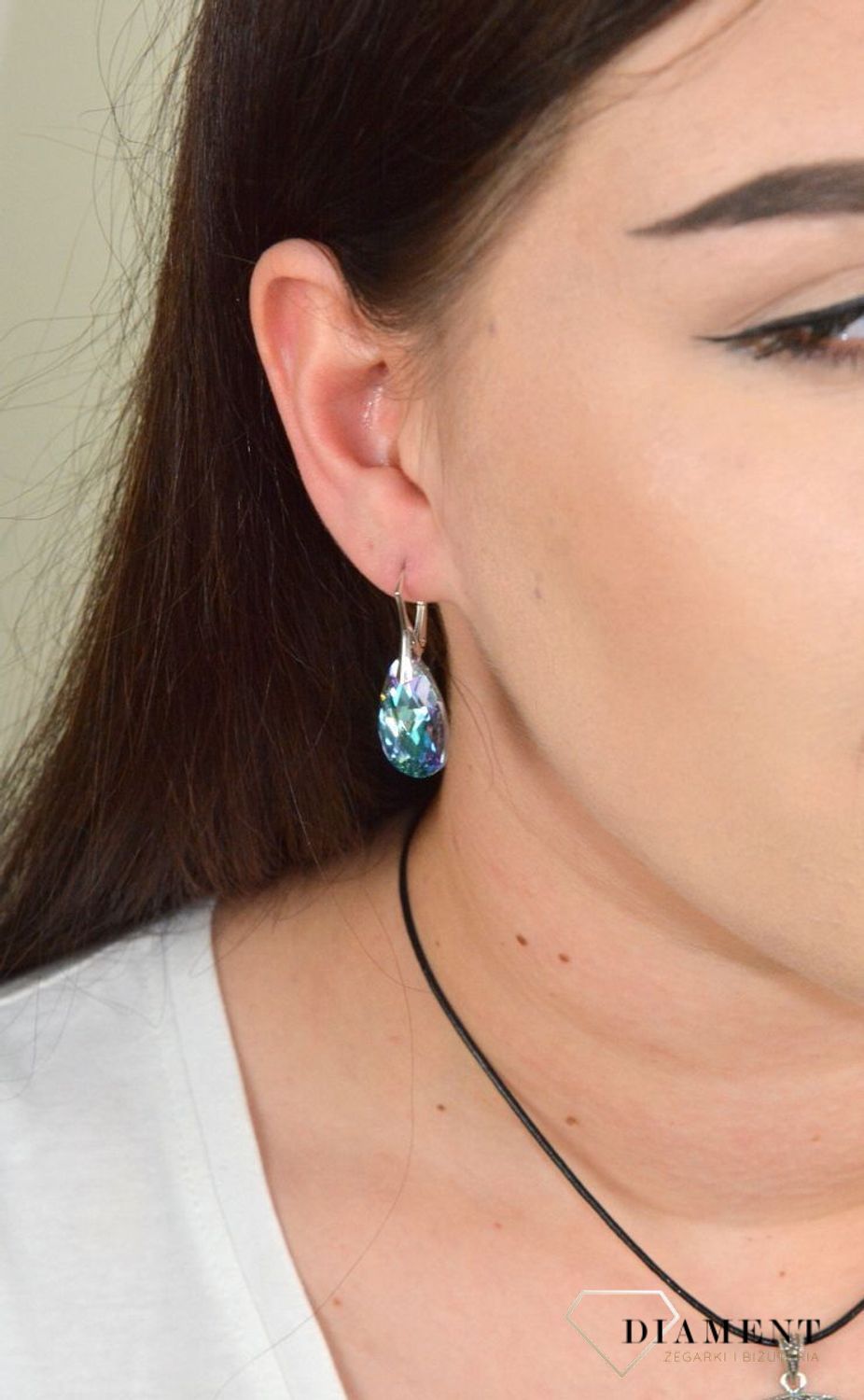 Kolczyki wiszące z kryształem Swarovski 'Zieleń opalizująca fioletem' DIA-KLC-4683-925.jpg