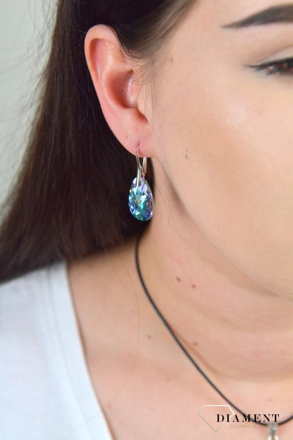 Kolczyki wiszące z kryształem Swarovski 'Zieleń opalizująca fioletem' DIA-KLC-4683-925.jpg