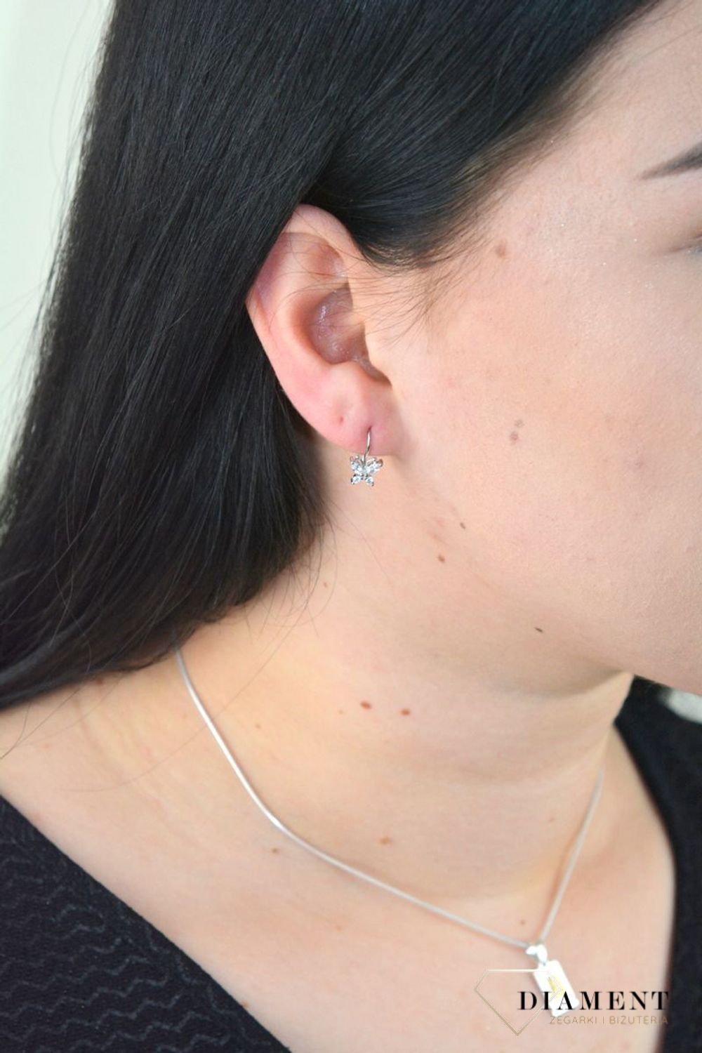 Srebrne kolczyki motylki z białą cyrkonią DIA-KLC-4717-925.jpg