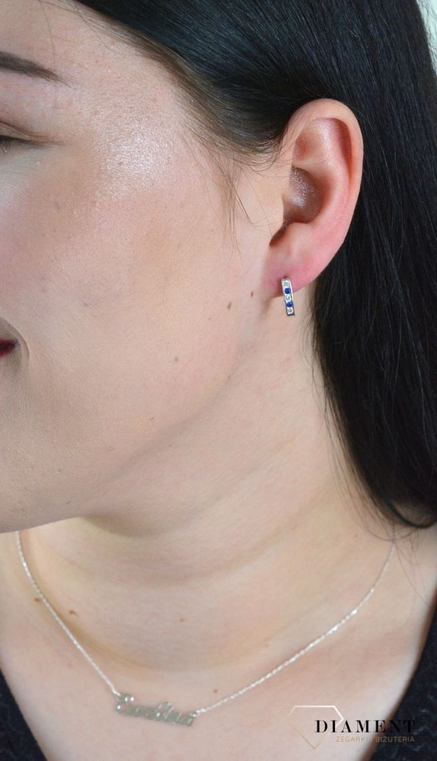 Srebrne kolczyki półokrągłe z granatowo białymi cyrkoniami DIA-KLC-4718-925.jpg
