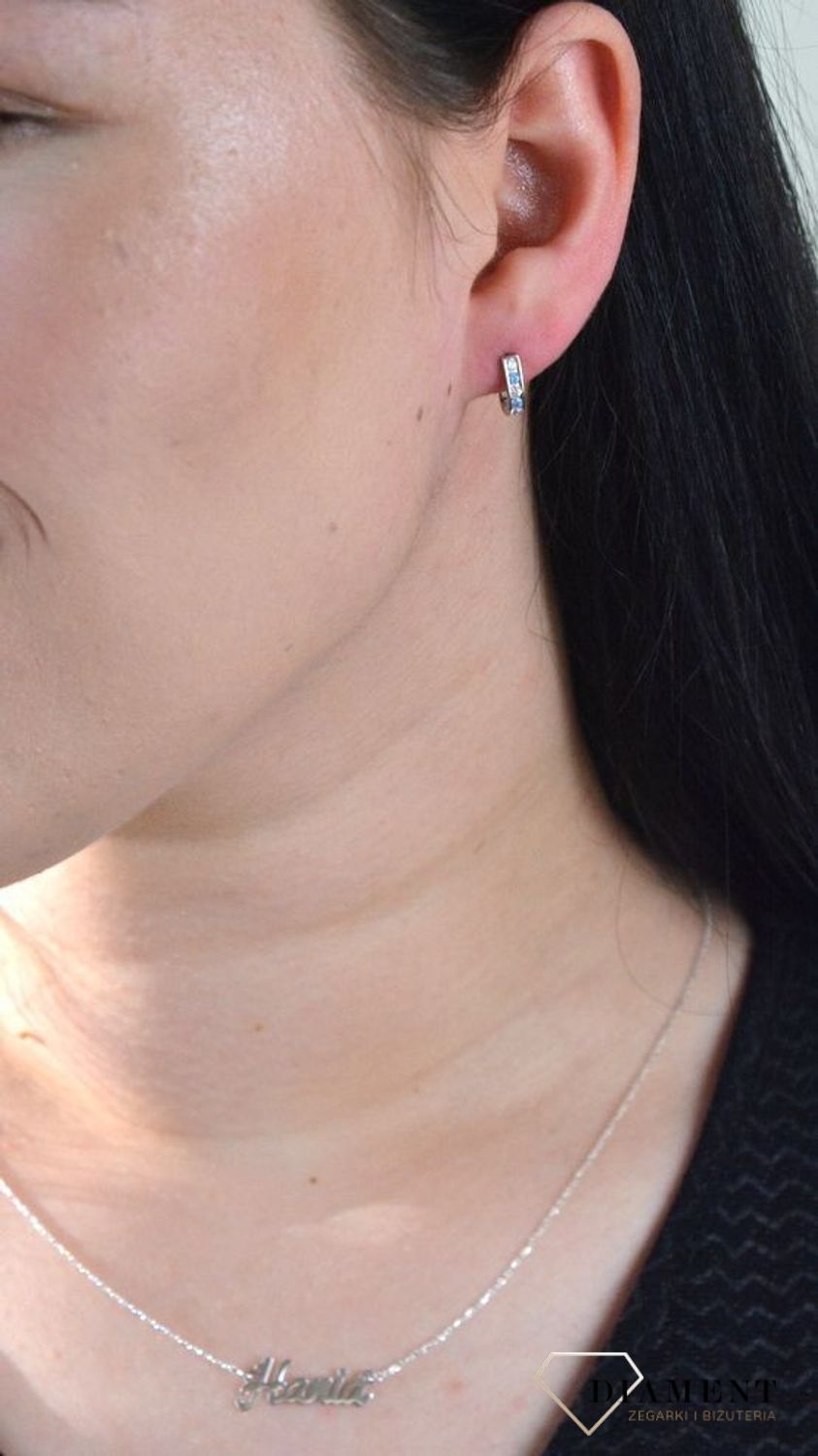 Srebrne kolczyki półokrągłe z błękitno- białymi cyrkoniami DIA-KLC-4720-925.jpg