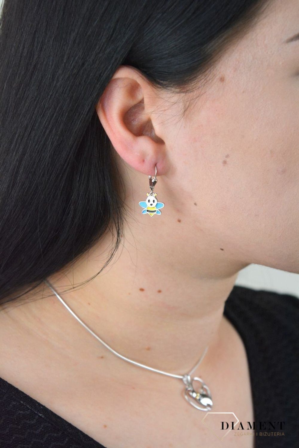 Srebrne kolczyki dla dziewczynki wiszące pszczółki DIA-KLC-4784-925.jpg