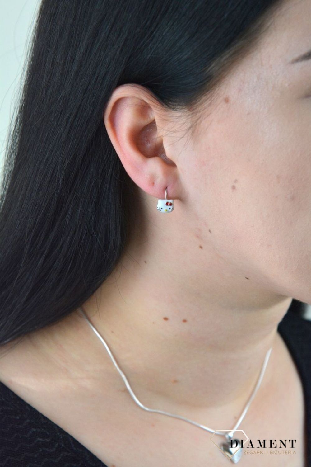 Srebrne kolczyki dla dziewczynki Hello Kitty DIA-KLC-4789-925.jpg