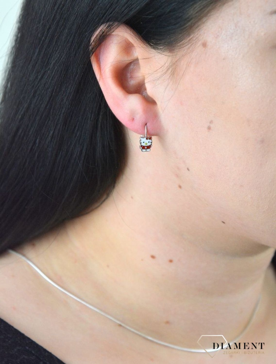 Srebrne kolczyki małe dla dziewczynki kolorowe Hello Kitty DIA-KLC-4790-925.jpg