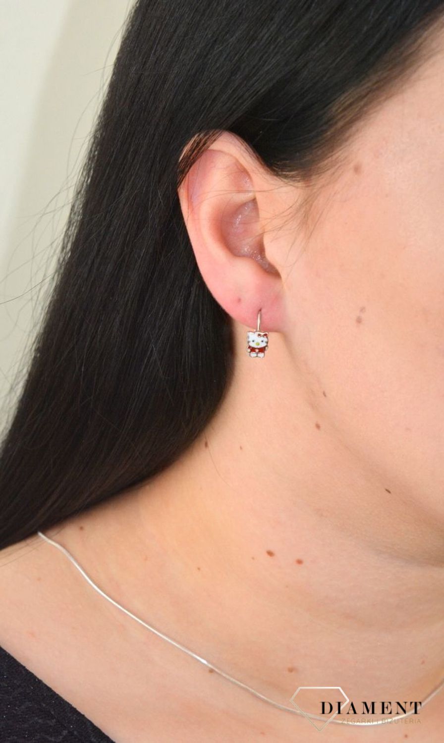 Srebrne kolczyki małe dla dziewczynki kolorowe Hello Kitty DIA-KLC-4790-925.jpg