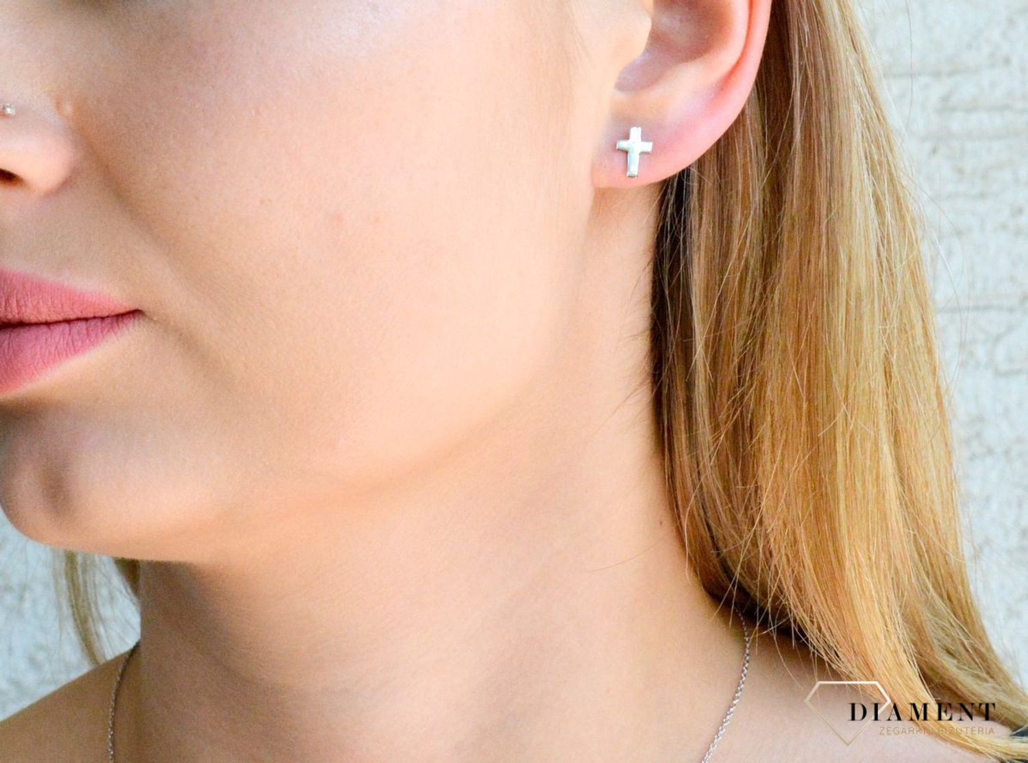 Srebrne kolczyki damskie 925 krzyżyki na sztyft DIA-KLC-4955-925. Srebrne kolczyki damskie. Kolczyki srebrne na sztyft. Kolczyki srebrne krzyżyki. Srebrne krzyżyki wkrętki na prezent..jpg