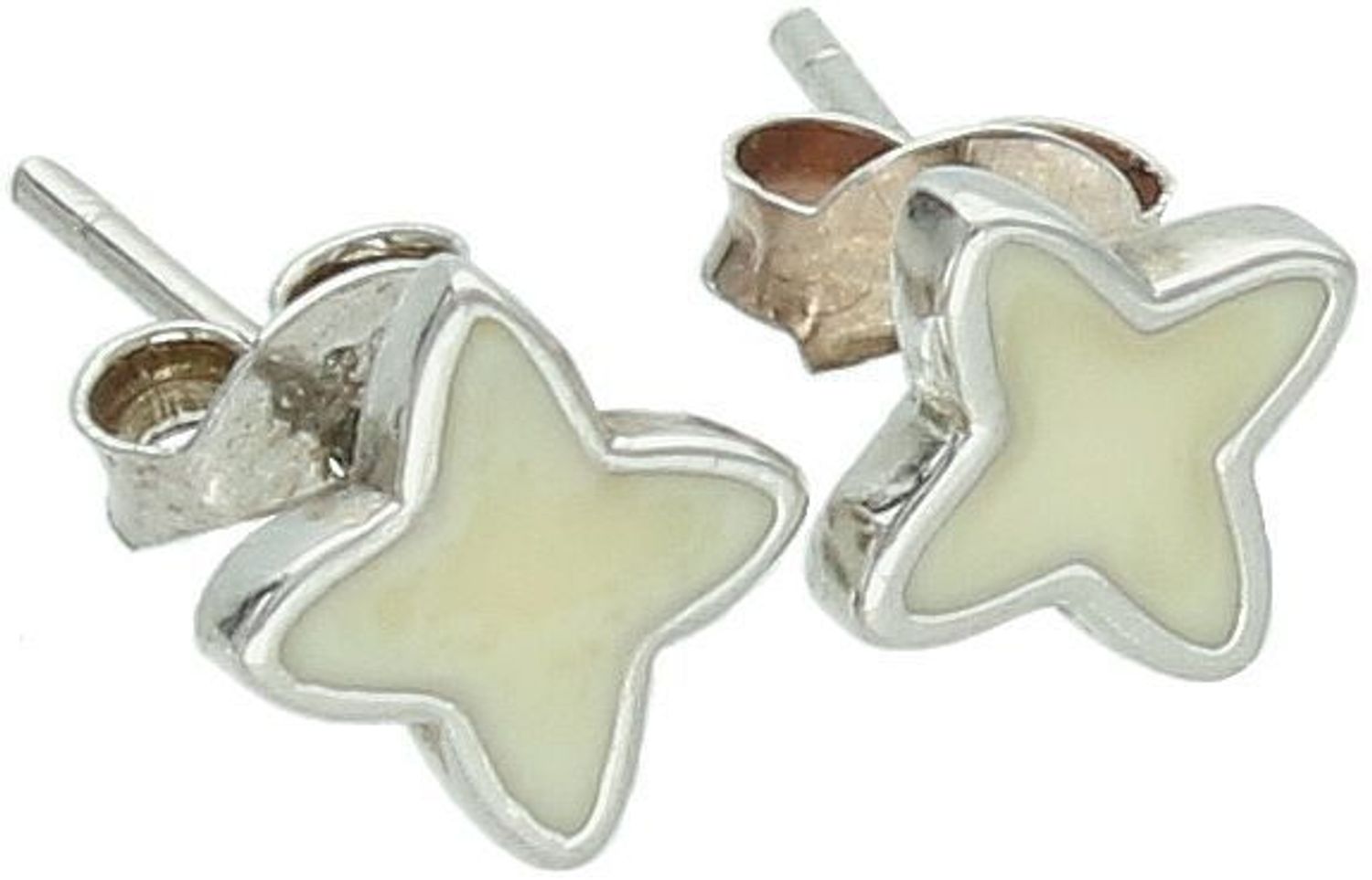 Delikatne kolczyki srebrne 925 w kształcie gwiazdek z białą emalią. Model DIA-KLC-4960-925 – 7 mm, sztyft, 1,20 g. Idealne na prezent lub codzienny blask.1.jpg