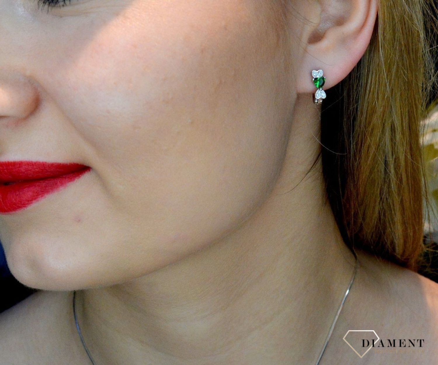 Srebrne kolczyki wiszące Miłość do zieleni DIA-KLC-50678-925.  Biżuteria z symbolem miłości. Angielskie zapięcie. Biżuteria na walentynki..jpg