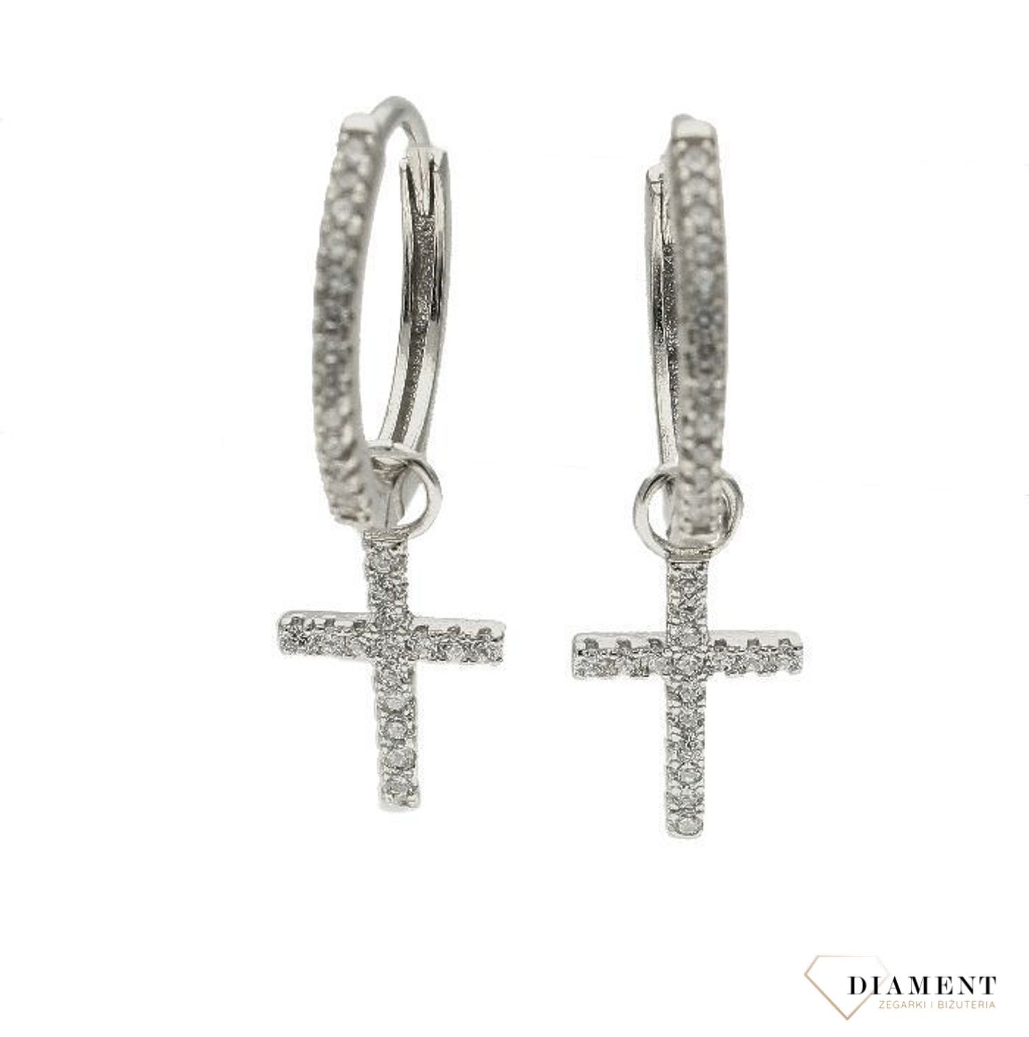 Srebrne kolczyki wiszące Błyszczące krzyże DIA-KLC-50911-925. Kolczyki z krzyżykami. Kolczyki 2w1. Kolczyki koła z zawieszką. Biżuteria influencerek. Pomysł na prezent. 1.jpg